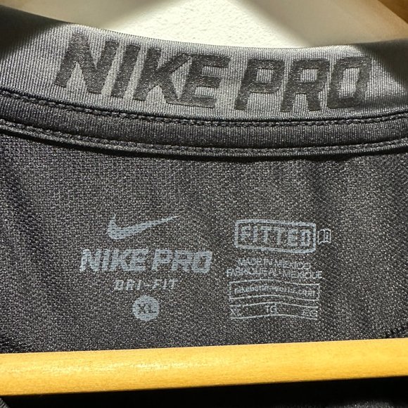 NWOT! NIKE PRO Dri-Fit Black Short Sleeve Gym Active wear T-Shirt Tee Shirt - Picture 3 of 6
